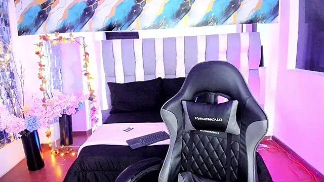 Snapshot of Adaara_Rey chatting on 12-13-25, 08:04 Adaara Rey online show from 12-13-25, 08:04