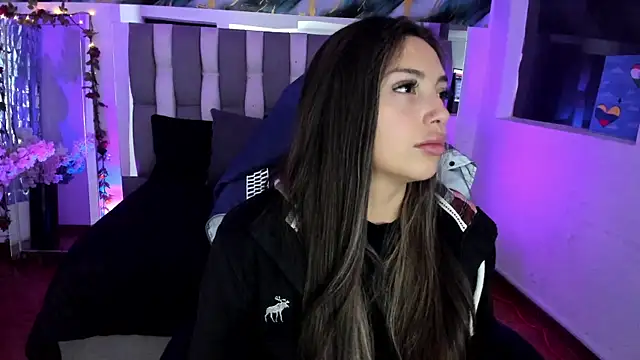 Snapshot of Adaara_Rey chatting on 12-18-25, 06:45 Adaara Rey online show from 12-18-25, 06:45