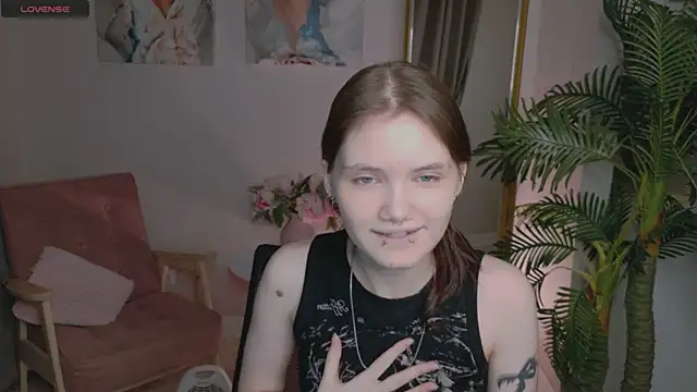 Snapshot of Dilara_xBaby chatting on 04-28-26, 02:10 Dilara xBaby online show from 04-28-26, 02:10