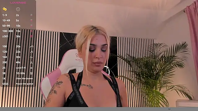 daisyblushh online show from 10-27-25, 07:37