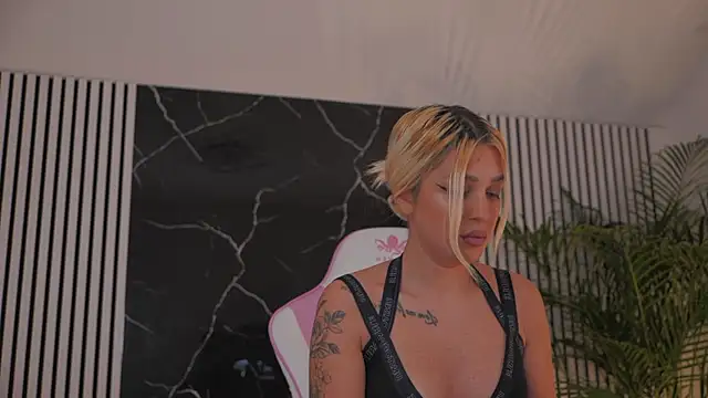 daisyblushh online show from 11-27-25, 05:13