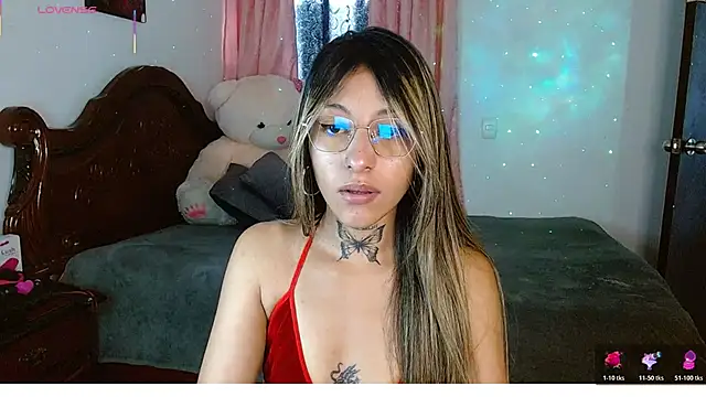 Hoolly Jones online show from 12-19-25, 03:14