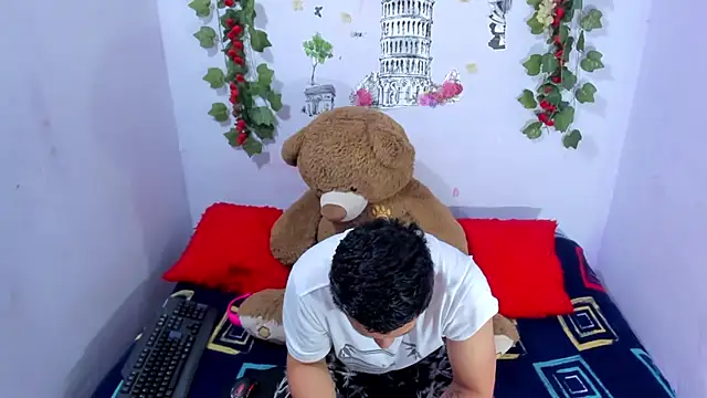 NataliaAndJulliam online show from 11-25-25, 04:46