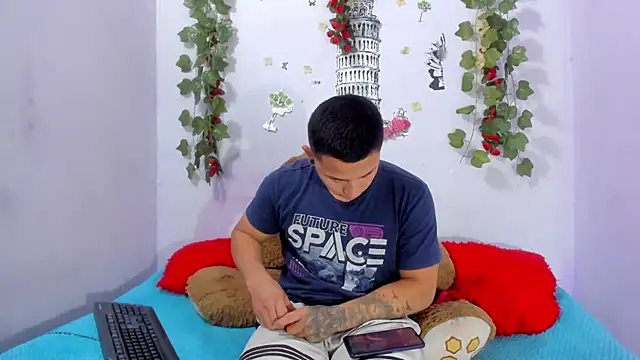 Snapshot of NataliaAndJulliam chatting on 02-22-26, 03:09 NataliaAndJulliam online show from 02-22-26, 03:09