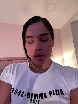 Bella  Wood online show from 12-04-25, 07:57