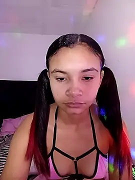 Snapshot of liz7skinny chatting on 04-28-26, 12:20 liz7skinny online show from 04-28-26, 12:20