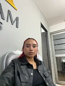 ximena vasquez8 online show from 10-05-25, 03:19