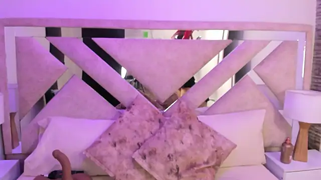 ximena vasquez8 online show from 12-14-25, 01:23