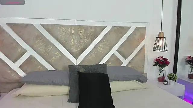 Snapshot of ximena_vasquez8 chatting on 05-14-26, 03:58 ximena vasquez8 online show from 05-14-26, 03:58