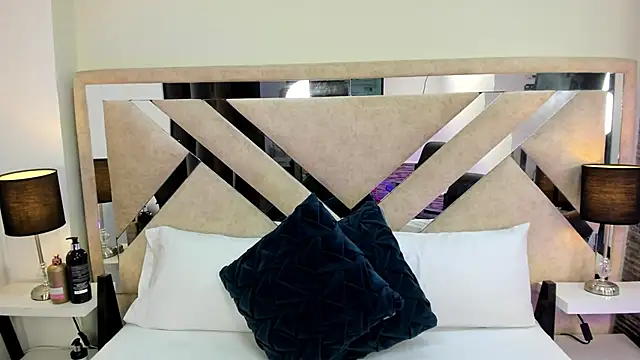 ximena vasquez8 online show from 02-08-26, 03:04