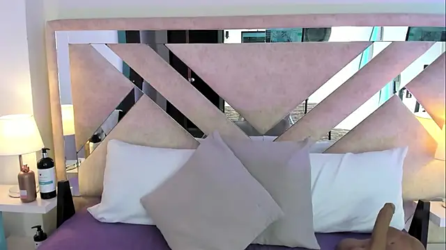 Snapshot of ximena_vasquez8 chatting on 05-03-26, 04:06 ximena vasquez8 online show from 05-03-26, 04:06