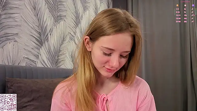 Snapshot of ElvinaRose chatting on 01-10-26, 02:18 ElvinaRose online show from 01-10-26, 02:18