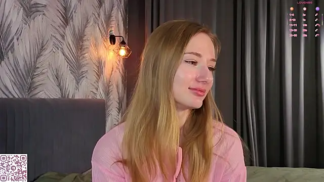 Snapshot of ElvinaRose chatting on 01-13-26, 02:37 ElvinaRose online show from 01-13-26, 02:37