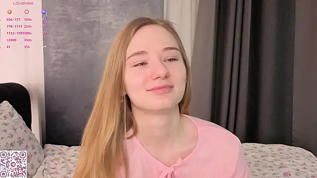 Snapshot of ElvinaRose chatting on 11-21-25, 02:10 ElvinaRose online show from 11-21-25, 02:10