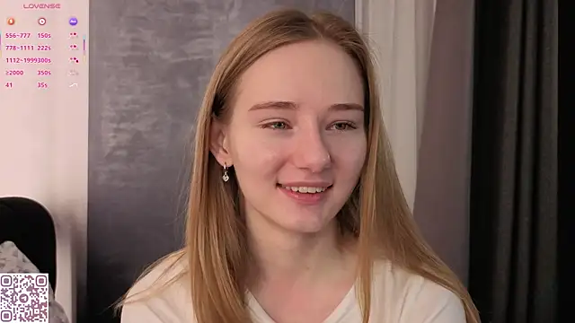 Snapshot of ElvinaRose chatting on 11-20-25, 02:12 ElvinaRose online show from 11-20-25, 02:12