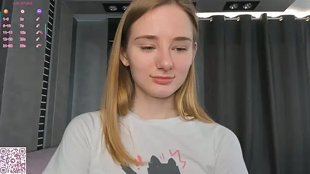 ElvinaRose online show from 10-20-25, 03:41