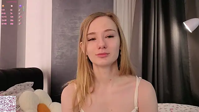 Snapshot of ElvinaRose chatting on 12-19-25, 02:26 ElvinaRose online show from 12-19-25, 02:26