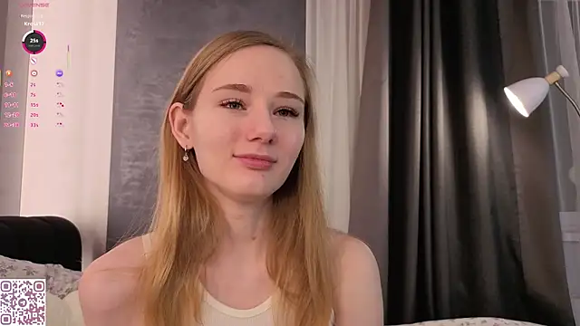 Snapshot of ElvinaRose chatting on 12-18-25, 02:16 ElvinaRose online show from 12-18-25, 02:16