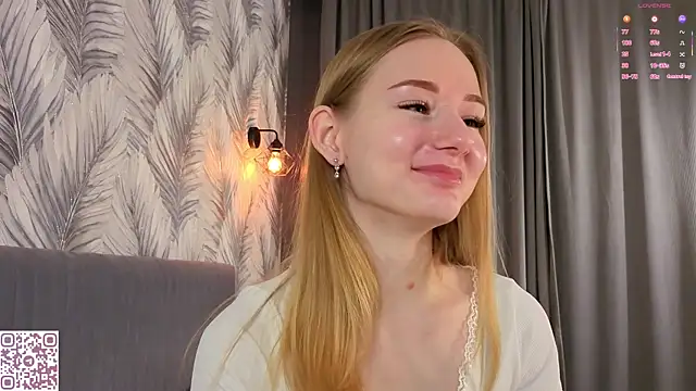 Snapshot of ElvinaRose chatting on 01-15-26, 02:15 ElvinaRose online show from 01-15-26, 02:15