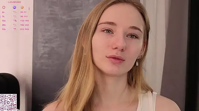 Snapshot of ElvinaRose chatting on 11-04-25, 02:04 ElvinaRose online show from 11-04-25, 02:04