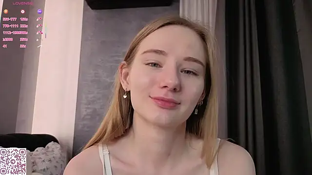 Snapshot of ElvinaRose chatting on 11-22-25, 02:10 ElvinaRose online show from 11-22-25, 02:10