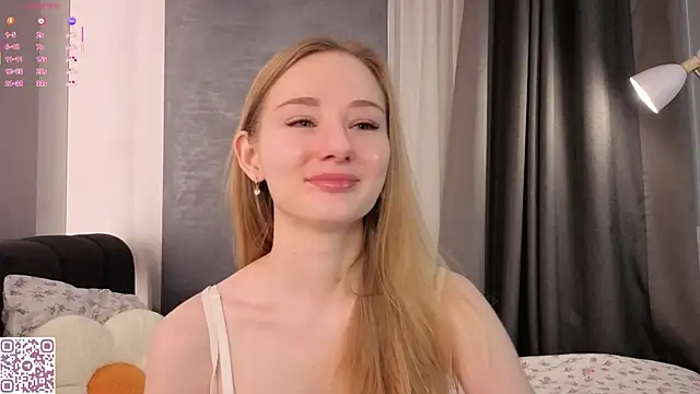 Snapshot of ElvinaRose chatting on 12-16-25, 02:16 ElvinaRose online show from 12-16-25, 02:16