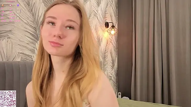 Snapshot of ElvinaRose chatting on 01-09-26, 02:07 ElvinaRose online show from 01-09-26, 02:07