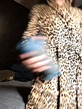 Snapshot of butterflykhash89 chatting on 12-05-25, 06:34 butterflykhash89 online show from 12-05-25, 06:34