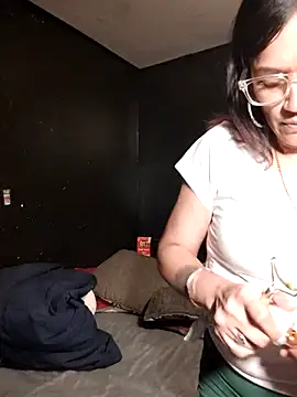 Snapshot of butterflykhash89 chatting on 10-23-25, 03:49 butterflykhash89 online show from 10-23-25, 03:49