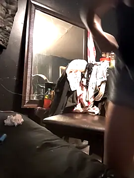 Snapshot of butterflykhash89 chatting on 09-27-25, 04:29 butterflykhash89 online show from 09-27-25, 04:29