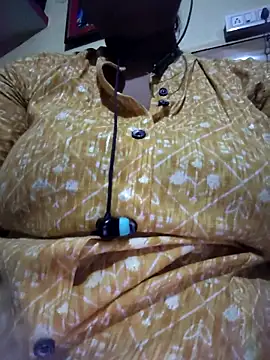 Cute Amiya online show from 10-30-25, 07:28