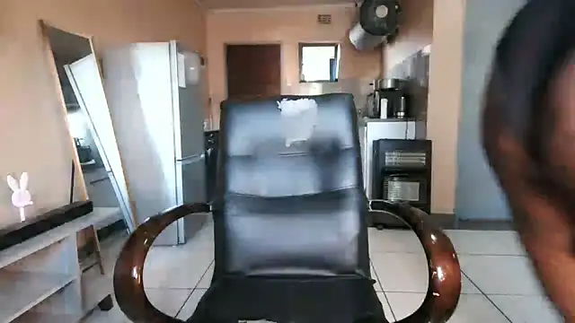 BusybooobsXXX3 online show from 10-11-25, 04:13