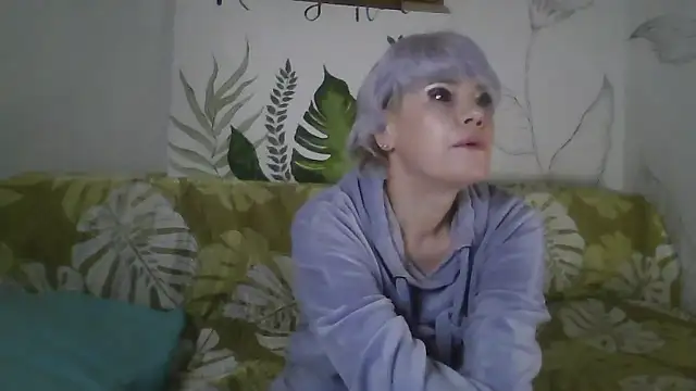 Catty Lady online show from 01-13-26, 06:23