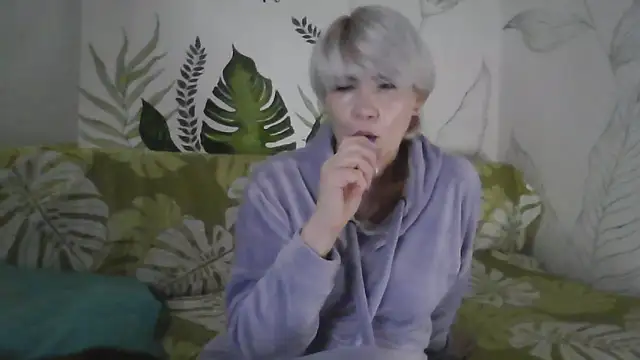 Catty Lady online show from 12-22-25, 07:36