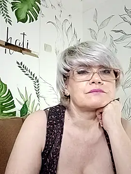 Catty Lady online show from 04-10-26, 07:43