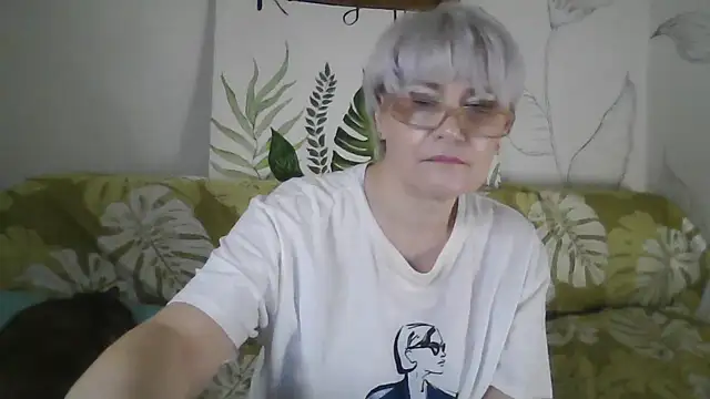 Catty Lady online show from 11-23-25, 06:40