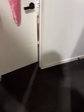 Snapshot of Reacher110565 chatting on 10-18-25, 11:12 Reacher110565 online show from 10-18-25, 11:12