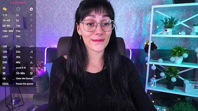 EviLune online show from 10-23-25, 06:12