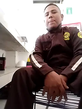 Snapshot of SOY0119DIEGO chatting on 09-28-25, 02:02 SOY0119DIEGO online show from 09-28-25, 02:02