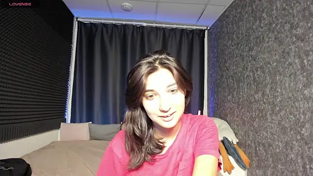 Snapshot of Elfy_Rare_ chatting on 09-29-25, 03:06 Elfy Rare online show from 09-29-25, 03:06