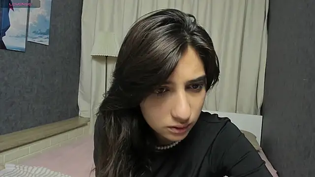 Snapshot of Elfy_Rare_ chatting on 09-19-25, 08:24 Elfy Rare online show from 09-19-25, 08:24