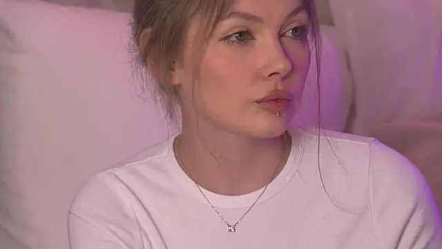 Snapshot of miamunn chatting on 07-17-26, 07:22 miamunn online show from 07-17-26, 07:22