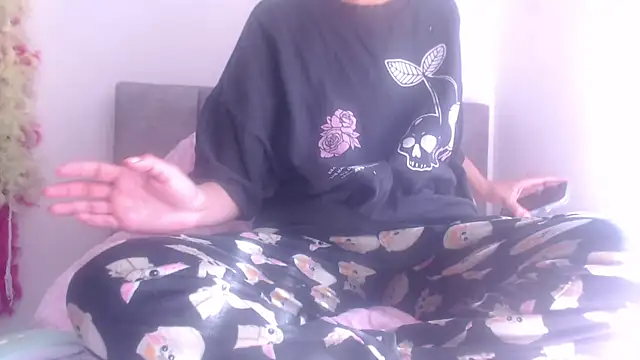 Snapshot of sabrina_v_ chatting on 02-20-26, 07:05 sabrina v online show from 02-20-26, 07:05