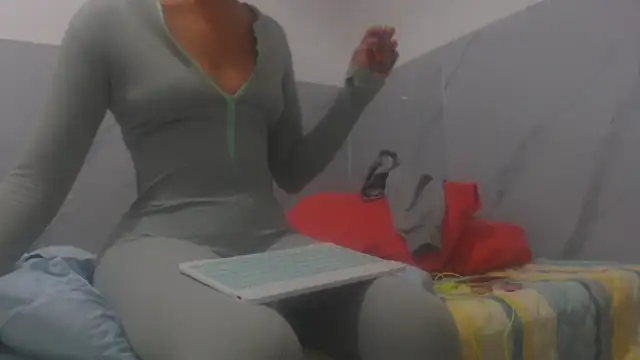 sabrina v  online show from 12-15-25, 09:42