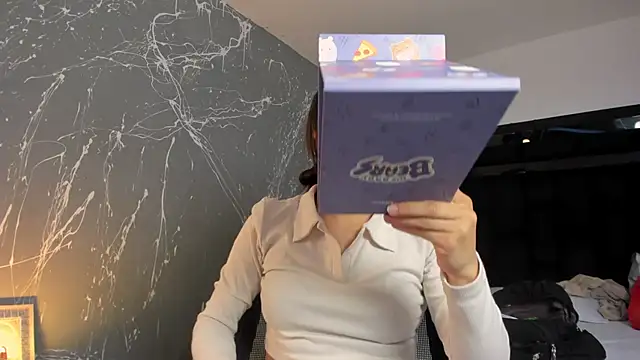 ZoeWestt online show from 10-20-25, 01:11