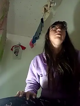 lareinalareinadelanal online show from 10-29-25, 12:37