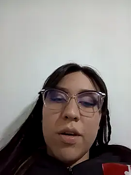 lareinalareinadelanal online show from 11-16-25, 09:19