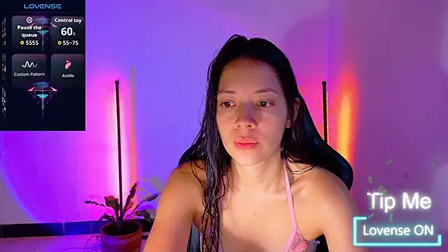 Snapshot of Sarasavage chatting on 05-16-26, 12:04 Sarasavage online show from 05-16-26, 12:04