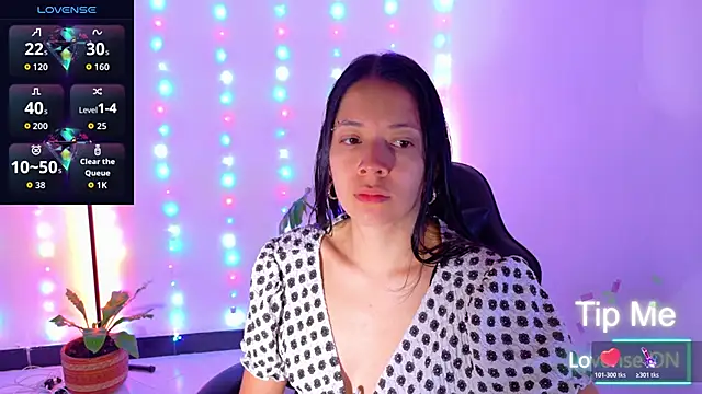 Snapshot of Sarasavage chatting on 04-23-26, 11:49 Sarasavage online show from 04-23-26, 11:49