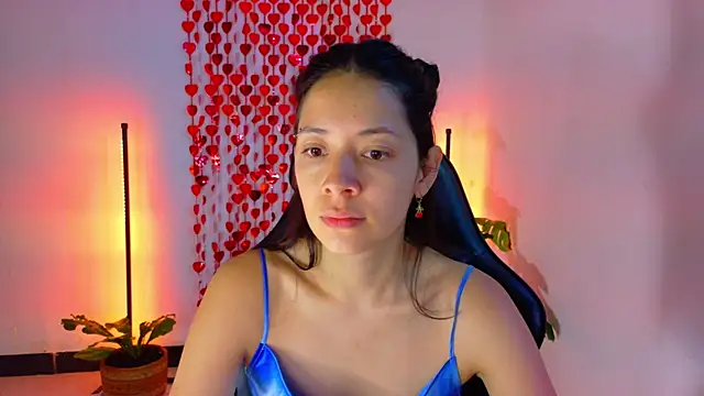 Snapshot of Sarasavage chatting on 06-10-26, 01:23 Sarasavage online show from 06-10-26, 01:23